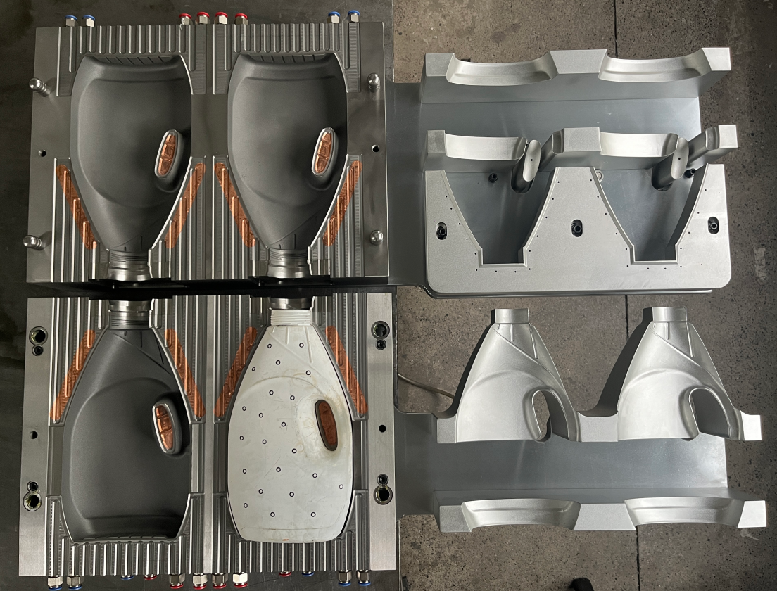 Detergent bottle blow mold